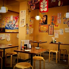 テーブル席は2名様掛けを4卓、4名様掛けを3卓ご用意しております。繋げてご利用することもできますので、各種ご宴会に是非ご利用ください。