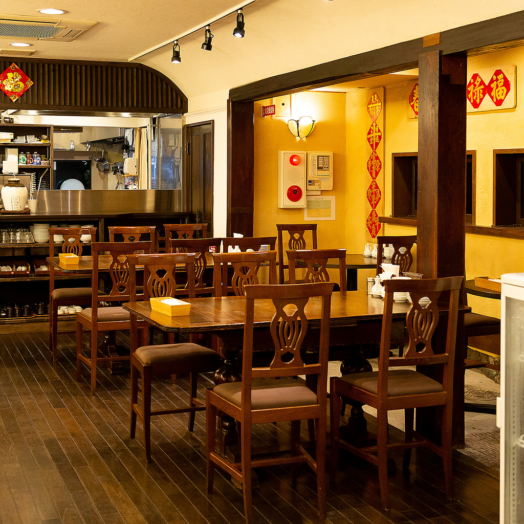 広々とした店内は最大36名様の団体貸切も承っております！人気のオプションの為ご予約はお早めに！