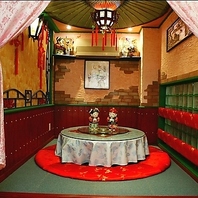 本場中国さながらの店内…扉を開くとそこは中国。