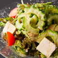 料理メニュー写真 ゴーヤと島豆腐のサラダ～自家製ゴマドレッシング～