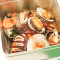 料理メニュー写真&nbsp;ミックス(三年牡蠣1kg/エビ二尾/サザエ/イカ一杯/特大あさり/ホタテ一枚)