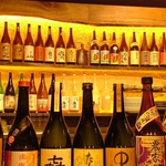 見たことのないお酒がいっぱ～い！どれにしよっかな～？特に20種類の地酒有り、裏メニューも！！