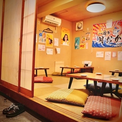 お座敷席は4名様掛けテーブルを2卓ご用意しております。お子様連れのお客様でも安心してご利用いただけますので、是非お気軽にお越しください。