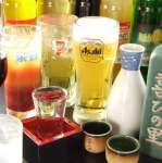 フリーでも楽しめる約５０種類のドリンクから選べる、生ビール付き飲み放題は1500円と激安！