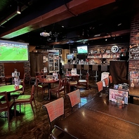 大型プロジェクターで飲みながらスポーツ観戦♪