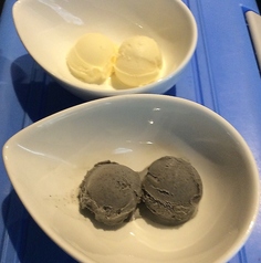 アイスクリーム（バニラ/黒ごま）