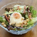 料理メニュー写真&nbsp;温玉シーザーサラダ