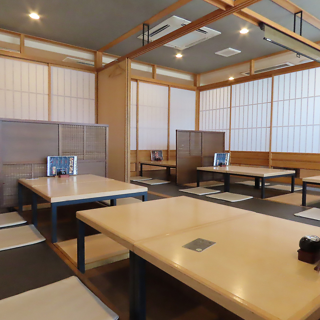 店内は落ち着いてお食事をお楽しみ頂ける情緒あふれる和空間となっております♪