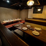 小上がりのテーブル席はゆったりとお寛ぎ頂けます