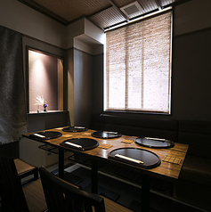 完全個室のプライベート空間は、ビジネスシーンの接待に◎です♪落ち着いた雰囲気と細やかなサービスで、大切なお客様を安心しておもてなしいただけます。静かな環境で重要な商談を進めながら、選び抜かれた極上の料理をご堪能ください。信頼関係を深めるための、最高のお席をご用意してお待ちしております♪