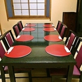 ご宴会にもご家族でのお食事にも対応可能な、お座敷のお部屋。