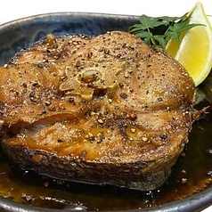 まぐろ輪切りの黒胡椒焼き