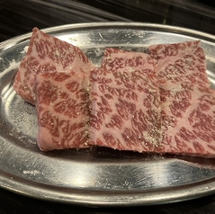 「手切り」でお肉をご提供いたします