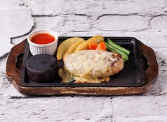 チーズハンバーグ200ｇ　トマトソース
