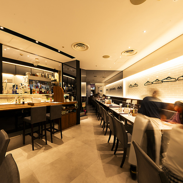 エイス シー オイスターバー なんばパークス店の雰囲気1