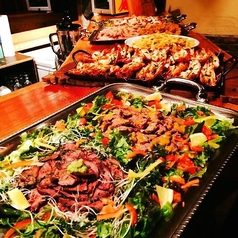 テラス席も含めて、150名様を超えるパーティーも承っております。人数はご相談下さい。