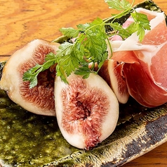 季節の果実と生ハム