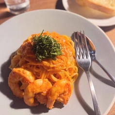 海老と大葉のトマトクリームパスタ