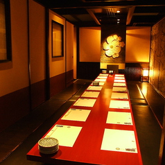 【4階】大人数でのご宴会に最適なお席です。神田の個室居酒屋なら番屋でご宴会・飲み放題をどうぞ。