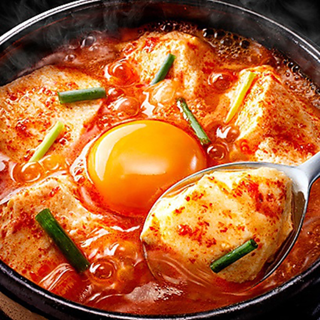 本場韓国に劣らない本格スンドゥブチゲは病みつきになること間違いなし♪