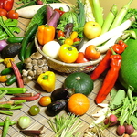 毎日仕入れているから旬の新鮮な野菜をご堪能いただくことが可能です。変わった野菜と出会えるかも？