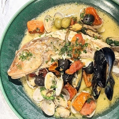 その日のおいしいお魚とムール貝、あさりのアクアパッツアの写真
