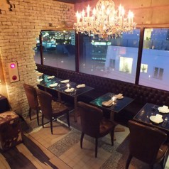5Fフロア：シャンデリア灯るガーデンプレイスを眺めるテーブル席！会社宴会やワンランク上の合コン等にも最適！