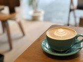 オーストラリア・メルボルンにあるロースタリーコーヒースタンドBONNIE COFFEEの厳選された豆をLA MARZOCCOのマシンで淹れたこだわりのコーヒーです。すべてテイクアウトも可能です。