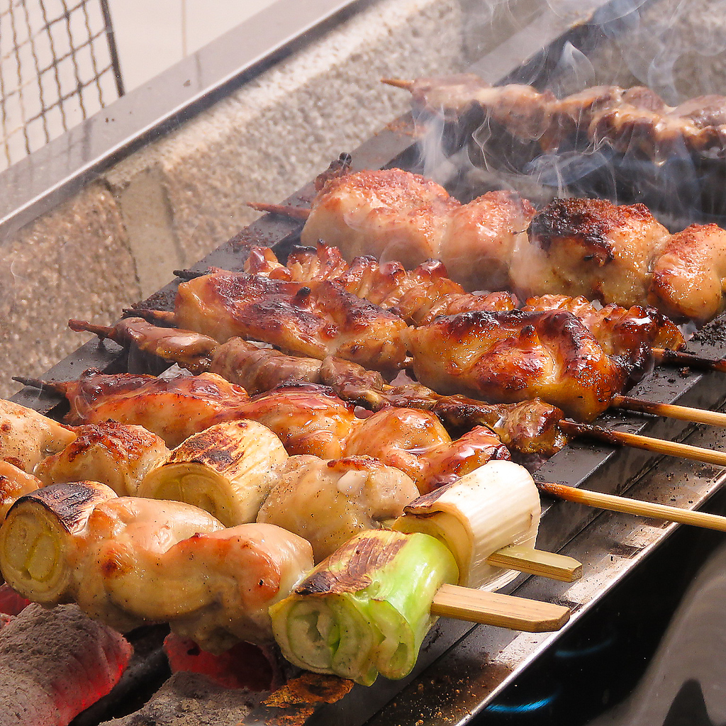 こだわりの炭火焼鳥。大きさと炭焼きが自慢です。