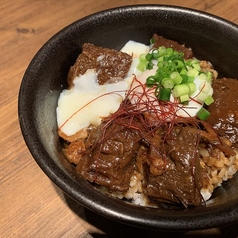 牛タンどて飯