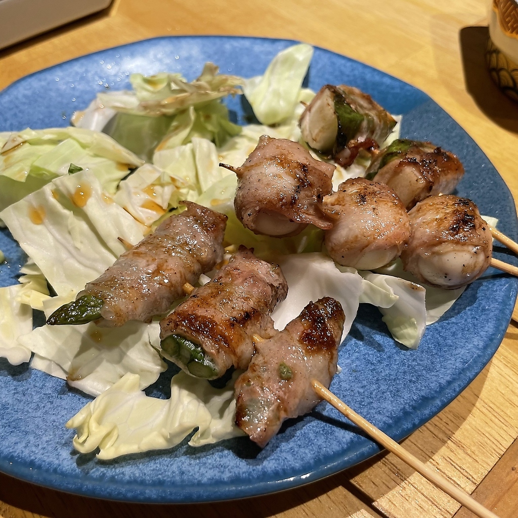 彩り豊かな野菜巻き♪野菜の旨味を引き立てながら、さっぱりとした食べごたえを楽しむことができます