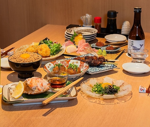小人数から最大70名の大人数にも対応可能！新鮮食材と美味しいお酒を堪能できる居酒屋