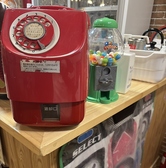今では珍しい、10円式の公衆電話である「赤電話」。可愛くてお気に入りです◎