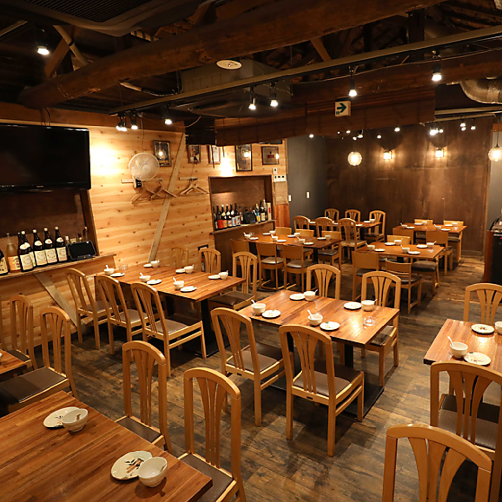 最大90席の広々空間です！宴会から普段使いまで対応可能♪貸切も可能で周りを気にせず楽しめます★