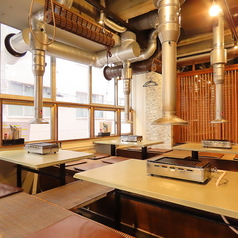 4名席を4卓ご用意しておりますので団体様のご利用も可能なお席となります！