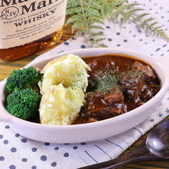 【心温まる逸品】牛タンシチュー◆熱々で濃厚な味わいの写真