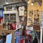 ガラケーやMDが聞ける音楽プレーヤーなど、レトロなグッズが盛りだくさん！