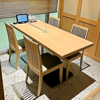 清潔感のある個室席。心落ち着くゆったり空間。