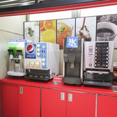 JR赤羽駅東口を出て右手に交番があります。交番を過ぎて右手に当店がございます。丸澤ビルの8・9Fに当店がございます。