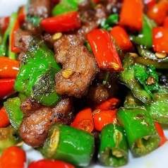 羊肉と唐辛子の辛み炒め（超辛い）