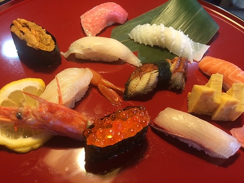 糸島の新鮮な食材を使った絶品のお寿司や海鮮料理を是非お楽しみください。