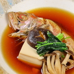 こだわりの一品料理！旬の季節食材を取り入れ、目でも楽しめる彩り鮮やかな料理をお楽しみください。