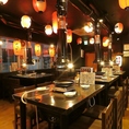店内のテーブル席はくっつけてご使用いただくことも可能です！組み合わせで9名～14名様程度まで収容可能なお席になります◎会社帰りの飲み会、ご宴会やご友人同士のお食事会などにぜひご利用ください。