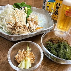 沖縄の豊かな食材を味わう一品料理が多彩です。