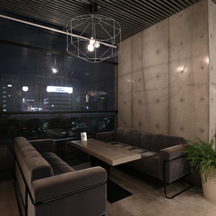 ソファー席　6名様掛け×1席（※3名様以上のみご案内）【大須/栄/矢場町/カフェ/ランチ/夜カフェ/パンケーキ/デート/女子会/誕生日/テラス/フレンチ/イタリアン】