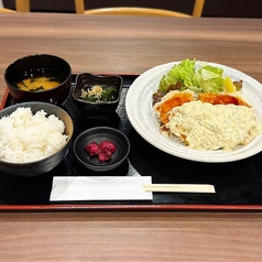 ボリューム感◎チキン南蛮御膳　1200円（税込）