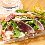 海賊に来たら注文必須！その日に仕入れた鮮魚のお刺身はぜひ日本酒と合わせてご堪能あれ!!