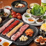 ネオン輝く韓国屋台居酒屋で美味しい料理と旨い酒をご堪能ください♪