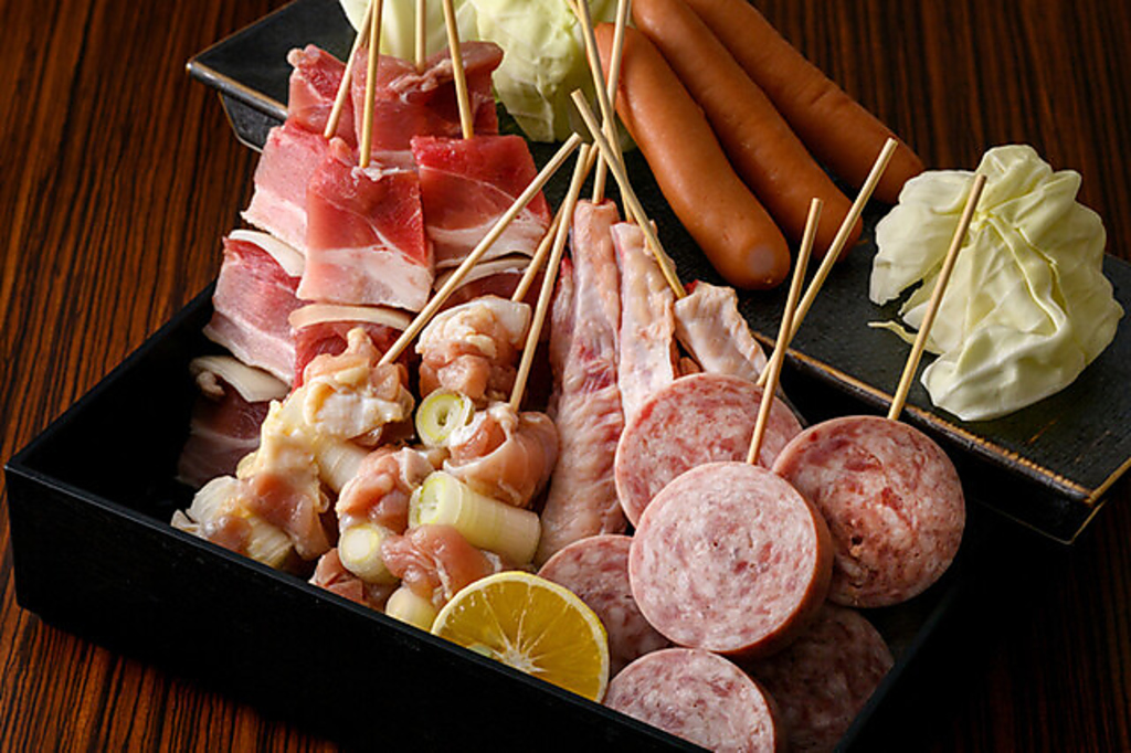 様々な食材を楽しめる串物はお好きなものをチョイス☆熱々を頬張って。食べ比べもおすすめ◎