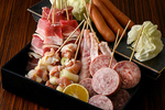様々な食材を楽しめる串物はお好きなものをチョイス☆熱々を頬張って。食べ比べもおすすめ◎